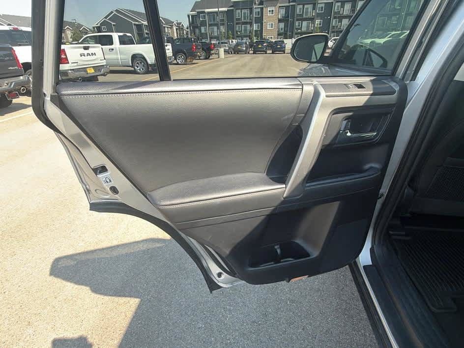 Used 2022 Toyota 4Runner SR5 Premium AWD/4WD image 17