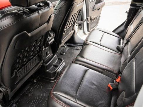 Used 2021 Jeep Wrangler Unlimited Rubicon image 28