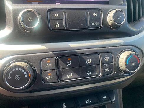 Used 2020 Chevrolet Colorado LT RWD image 21