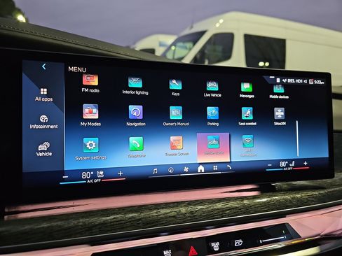 Certified 2023 BMW 760i xDrive w/ Executive Package image 23