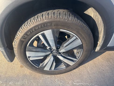 Used 2021 Nissan Rogue SL image 6