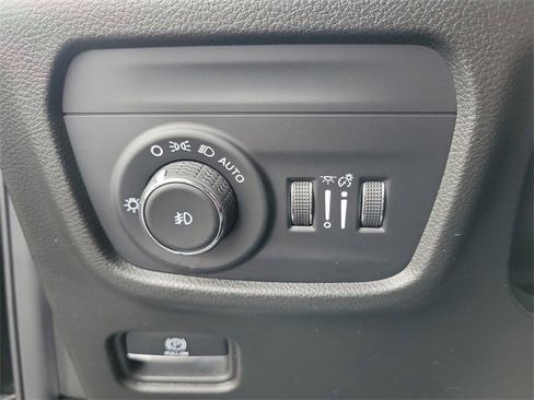 Certified 2022 Jeep Grand Cherokee Trailhawk w/ Luxury Tech Group III image 24