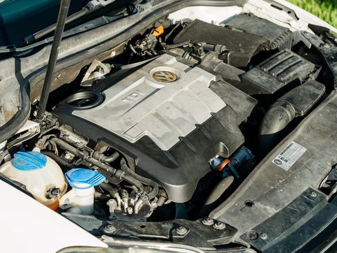 Used 2010 Volkswagen Jetta TDI FWD image 80