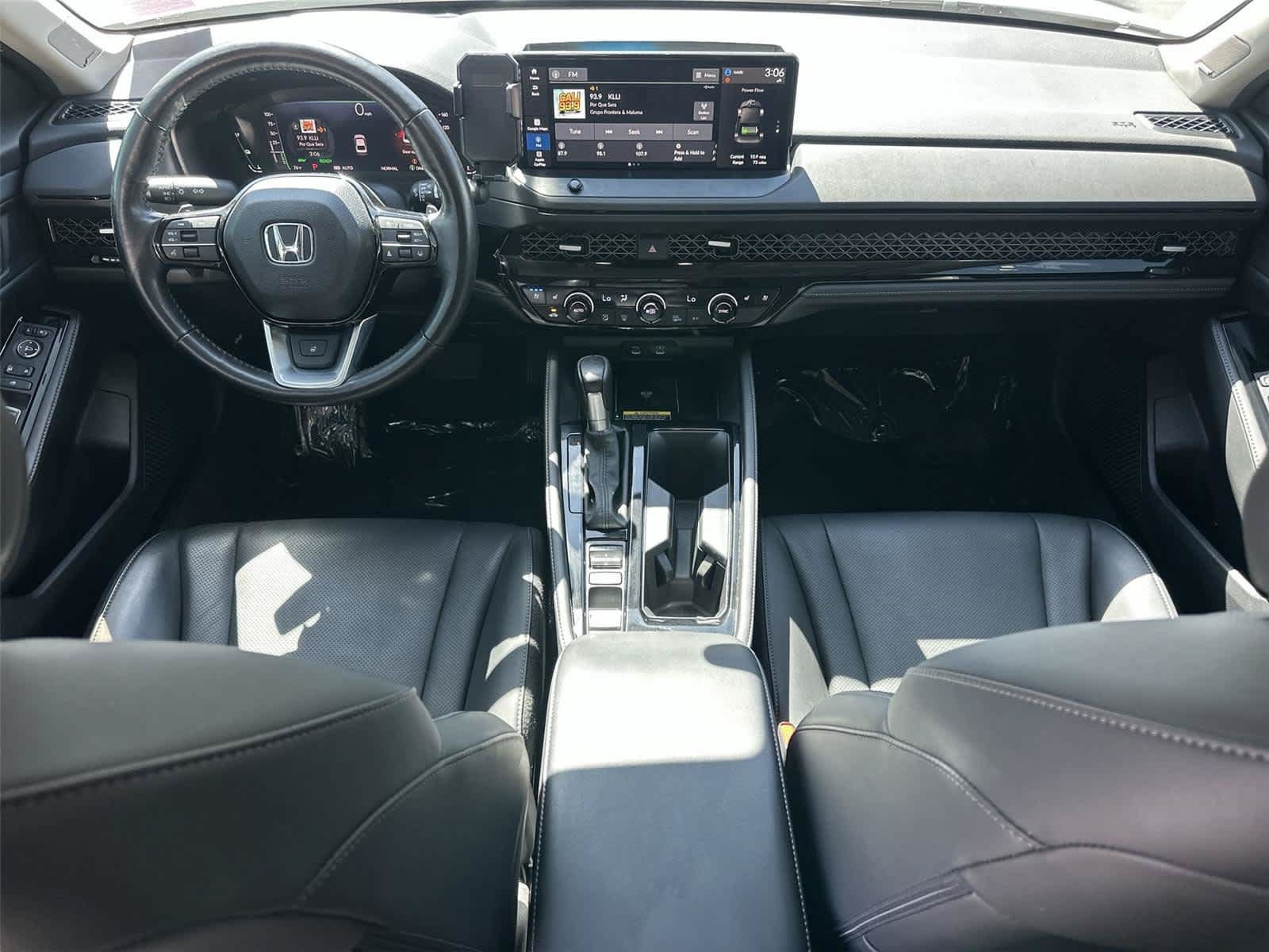 Used 2025 Honda Accord Touring image 11