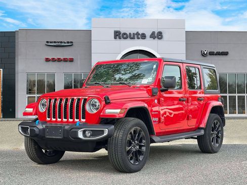Used 2022 Jeep Wrangler Unlimited Sahara w/ Cold Weather Group image 2
