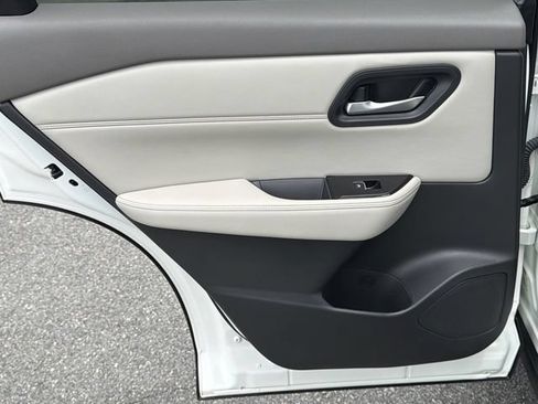 Used 2023 Nissan Rogue SL FWD image 22