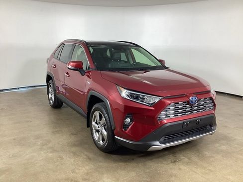 Used 2020 Toyota RAV4 Limited AWD/4WD image 4