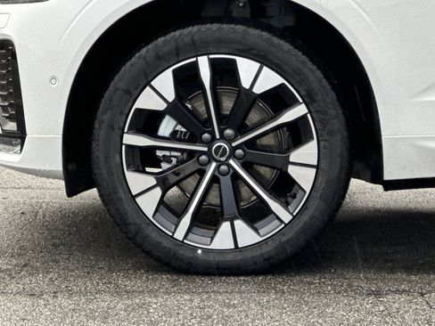New 2026 Volvo XC60 B5 Plus w/ Protection Package Premier AWD/4WD image 23