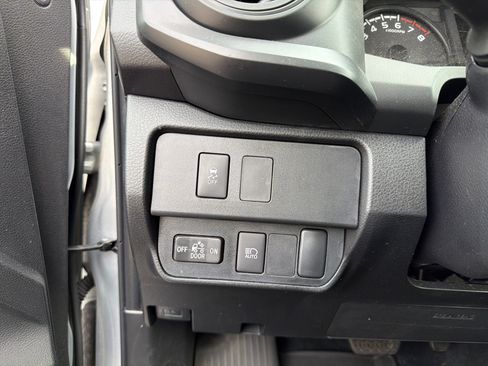 Used 2023 Toyota Tacoma SR AWD/4WD image 15