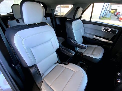 Used 2021 Ford Explorer XLT w/ Equipment Group 202A image 40