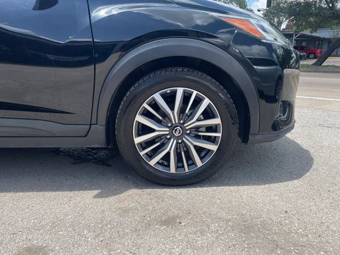 Used 2021 Nissan Kicks SV FWD image 33