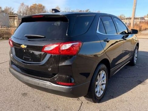 Used 2019 Chevrolet Equinox LT image 2