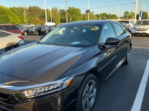 Used 2018 Honda Accord EX image 11