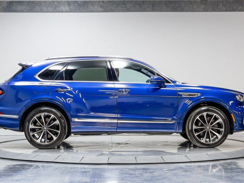 Used 2021 Bentley Bentayga w/ First Edition Specification AWD/4WD image 24