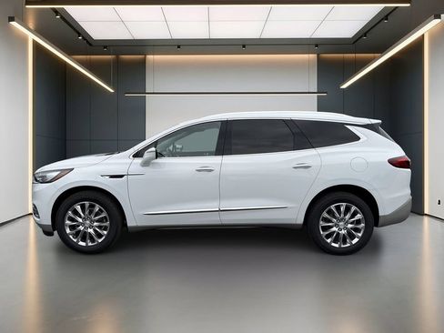 Used 2021 Buick Enclave Essence w/ Sound and Sites Package FWD image 2