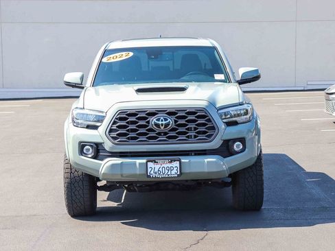 Used 2022 Toyota Tacoma TRD Sport w/ TRD Premium Sport Package AWD/4WD image 2