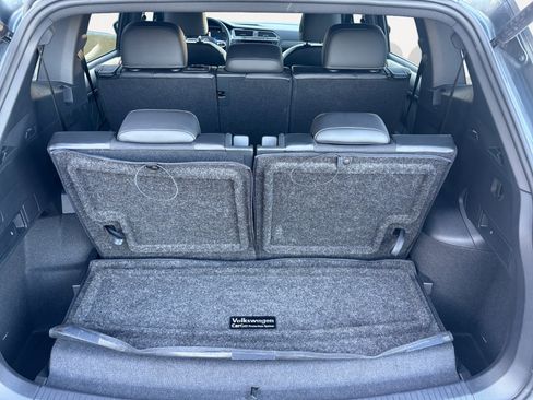 Certified 2024 Volkswagen Tiguan SE R-Line image 12