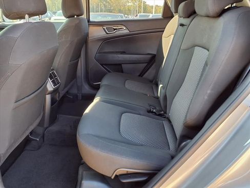 Used 2023 Kia Sportage LX image 17