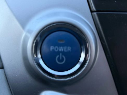 Used 2013 Toyota Prius V Five image 10