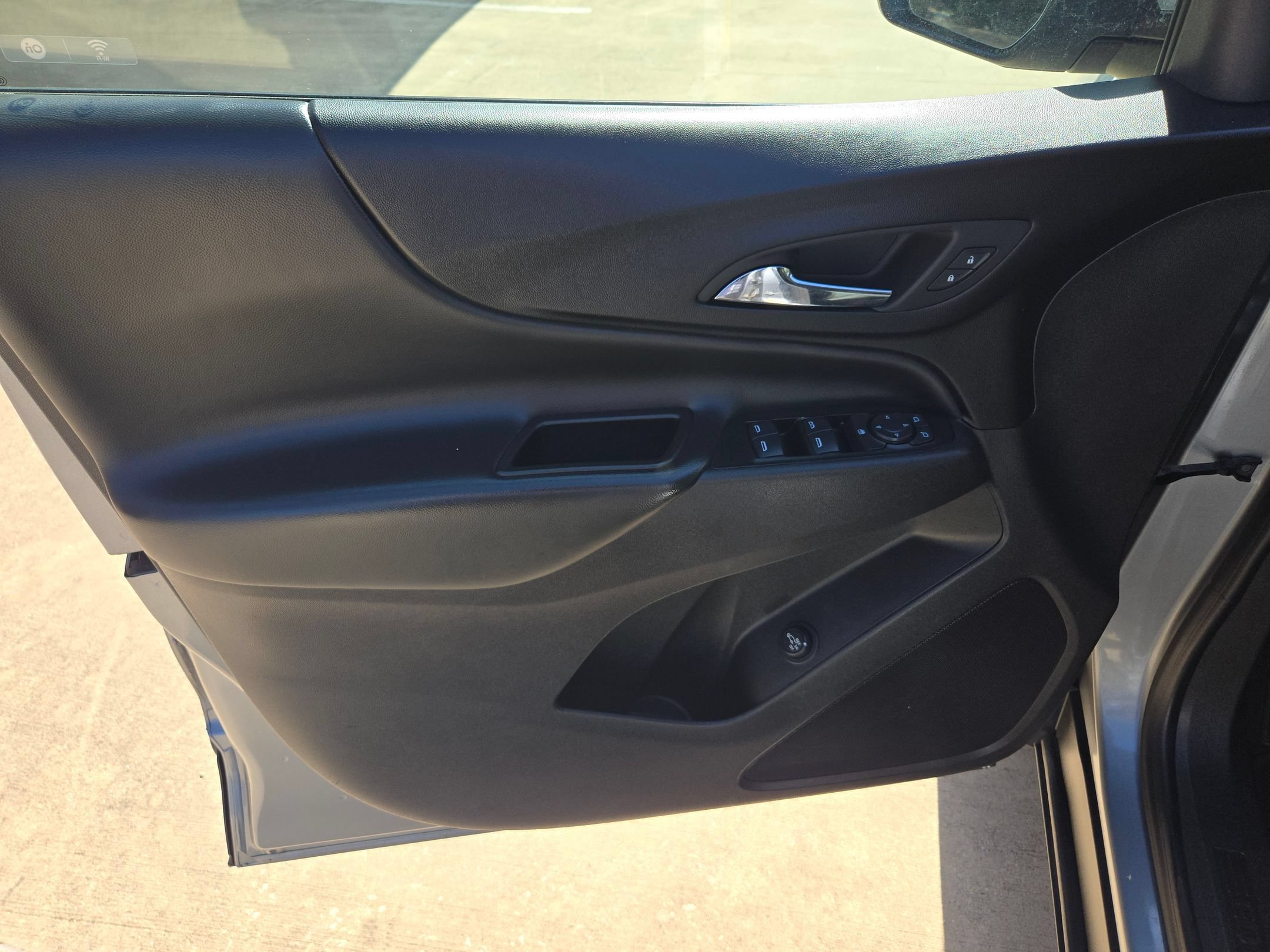 Used 2024 Chevrolet Equinox LT AWD/4WD image 11