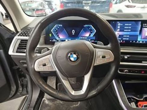 Used 2025 BMW X7 xDrive40i image 6
