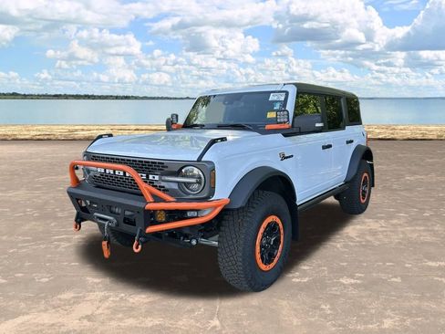 Used 2022 Ford Bronco Badlands w/ Sasquatch Package AWD/4WD image 9