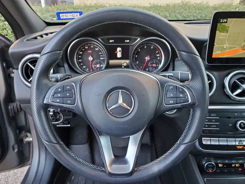 Used 2018 Mercedes-Benz GLA 250 4MATIC image 17