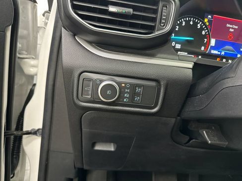 Used 2021 Ford Explorer XLT w/ Equipment Group 202A RWD image 33