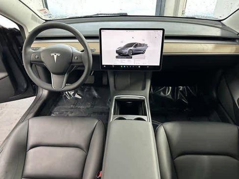 Used 2023 Tesla Model 3 Standard Range image 12