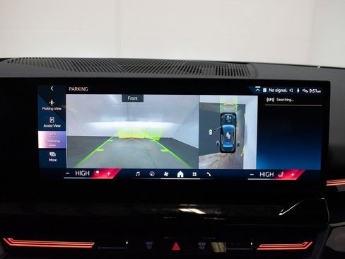 Certified 2025 BMW 530i xDrive 530i xDrive w/ Premium Package image 17