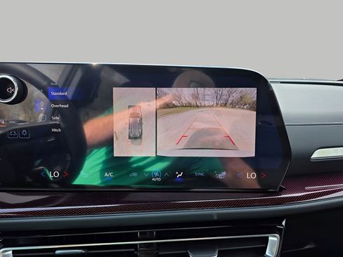 New 2026 Chevrolet Traverse Z71 w/ Enhanced Driving Package image 28