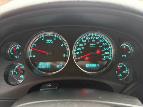 Used 2011 GMC Sierra 2500 Denali w/ Suspension Package, Off-Road AWD/4WD image 34