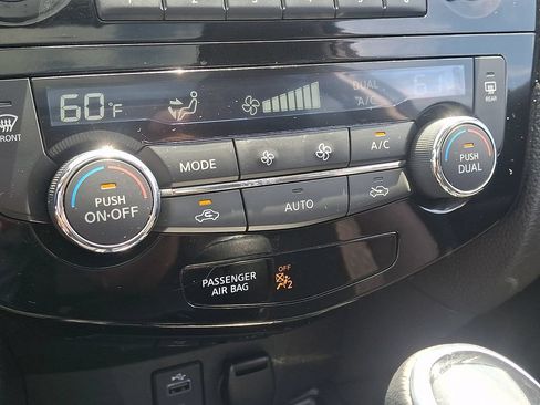 Used 2017 Nissan Rogue SV w/ Sun & Sound Touring Package AWD/4WD image 16