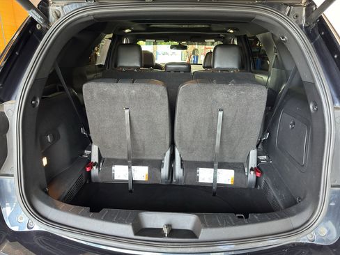 Used 2017 Ford Explorer XLT w/ Equipment Group 202A AWD/4WD image 21