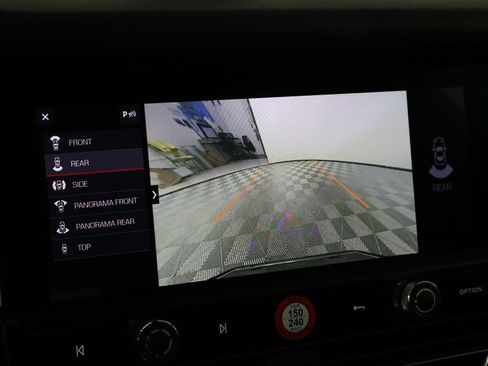 Certified 2023 Porsche Macan S AWD/4WD image 17