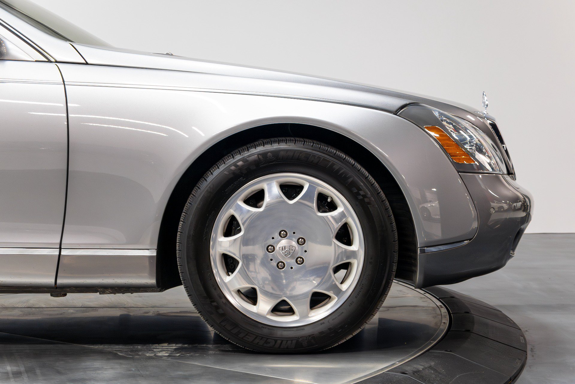 Used 2004 Maybach 57 RWD image 17