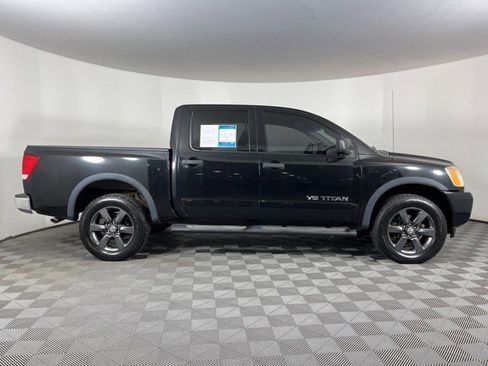 Used 2015 Nissan Titan SV w/ SV Value Truck Package image 8