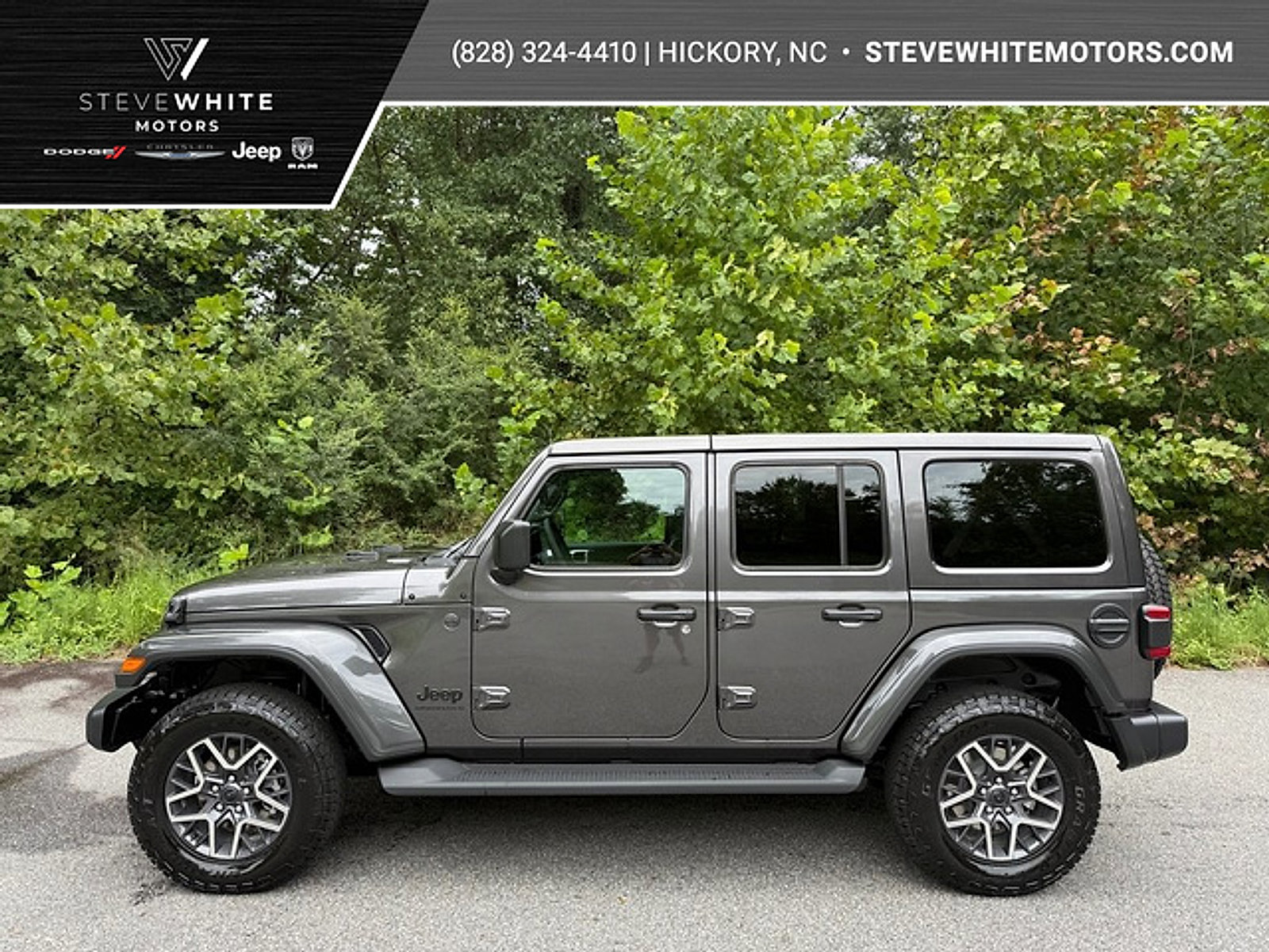 New 2026 Jeep Wrangler Unlimited Sahara AWD/4WD image 1
