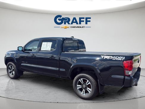 Used 2017 Toyota Tacoma TRD Sport AWD/4WD image 14