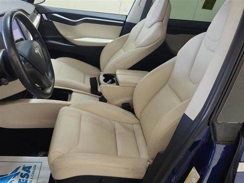 Used 2018 Tesla Model X 75D image 8