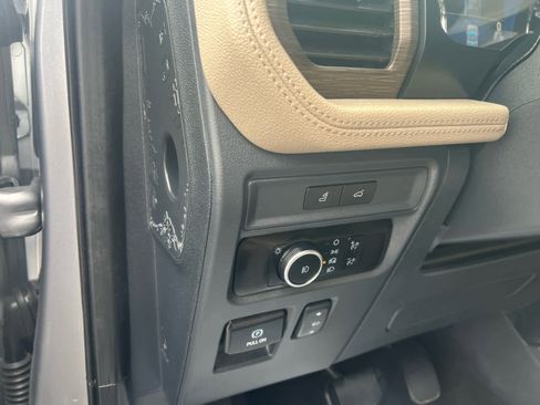 Used 2023 Ford Expedition Limited image 20