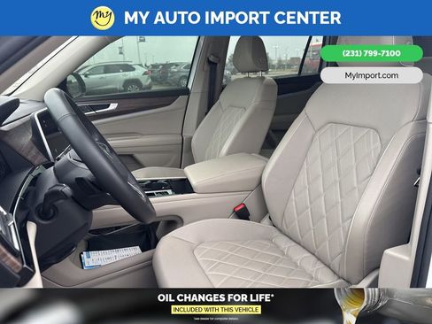 Used 2025 Volkswagen Atlas SEL Premium R-Line image 7