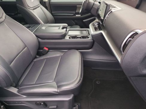 Used 2025 Ford Expedition Max Platinum image 22