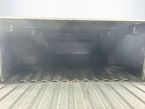 Used 2024 GMC Sierra 1500 Elevation image 28