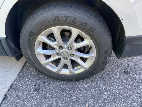 Used 2019 Chevrolet Equinox LS FWD image 20
