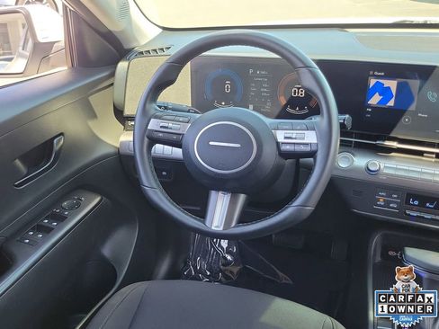 Used 2025 Hyundai Kona SEL FWD image 9