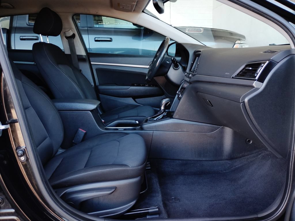 Used 2018 Hyundai Elantra Value Edition FWD image 12