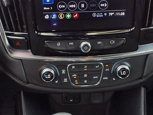 Used 2023 Chevrolet Traverse LT FWD image 16