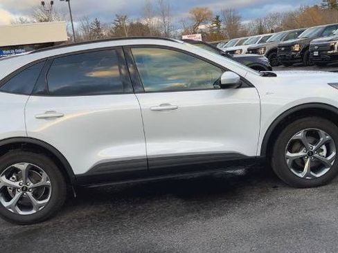 Certified 2025 Ford Escape ST-Line Select image 4