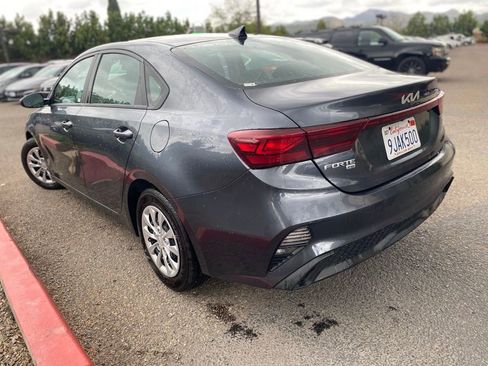 Used 2023 Kia Forte LX image 4